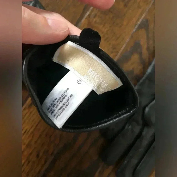 Michael Kors Women’s S Black Genuine Leather Gloves w/Silver Metal Logo - NWOT! - Picture 6 of 8